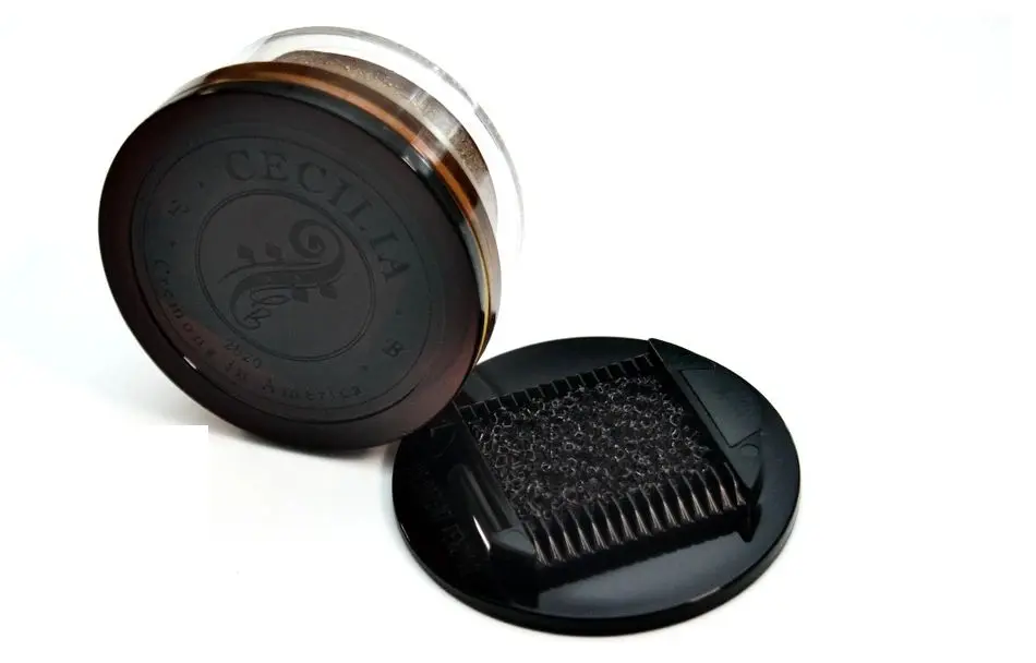 Close view of a CECILIA Rosin Spreader and rosin